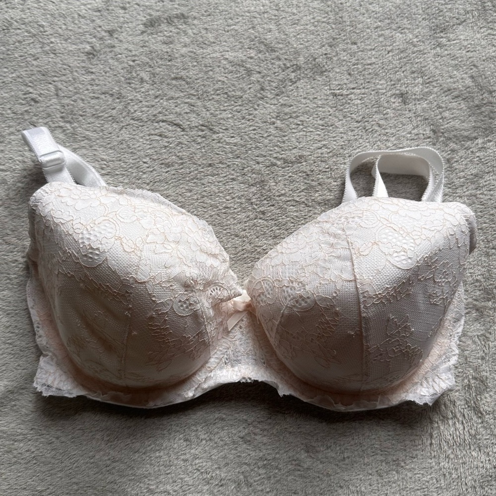 NWOT Victoria's Secret Dream Angels Lace Bra